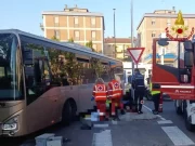 Reggio Emilia, 30enne muore travolto da un bus mentre era sul monopattino