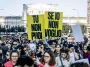 Ex tecnico di pallavolo arrestato per abusi su alcune giocatrici