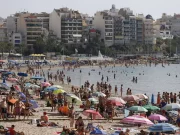 Spagna, focolai salmonella in hotel: circa cento persone intossicate