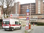 Esine, 23enne cade dal tetto di un’auto per gioco: è in prognosi riservata