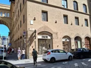 Firenze, colpo da 200mila euro in un negozio Dior