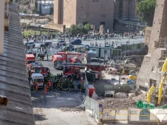 Roma, crolla una parte della Torre dei Conti: un operaio è sotto le macerie