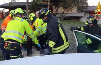 Tir travolge cantiere a Valdastico, muore un operaio