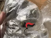 Meta di Sorrento, arrestato 24enne trovato con la droga nel vano batteria dell’auto