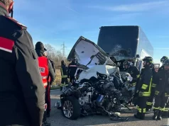 Maniago, un morto e alcuni ragazzi feriti in uno scontro auto contro corriera