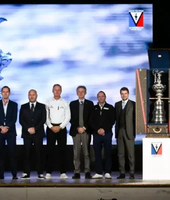 America’s Cup Napoli, presentati i team a Palazzo Reale: ufficiale la data della prima regata Presentazione America’s Cup Napoli a Palazzo Reale