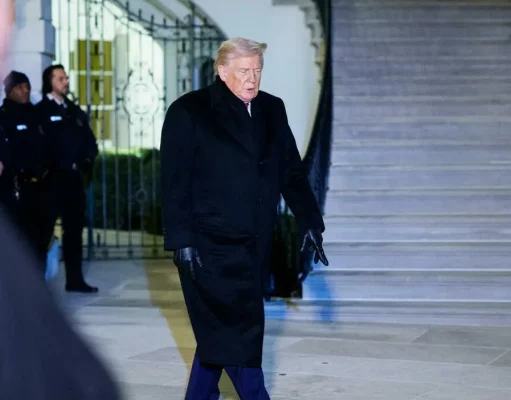 Trump atterra a Zurigo per Davos. Ue: “Aumenteremo investimenti su Groenlandia” Donald Trump atterra a Zurigo per il World Economic Forum