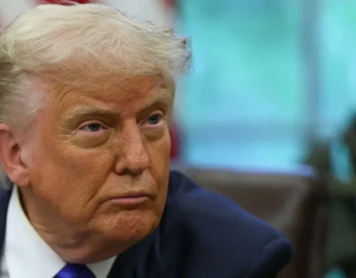 Iran attacca Trump: “Siete così nei guai che negoziate con voi stessi” Donald Trump dichiarazioni guerra Medio Oriente