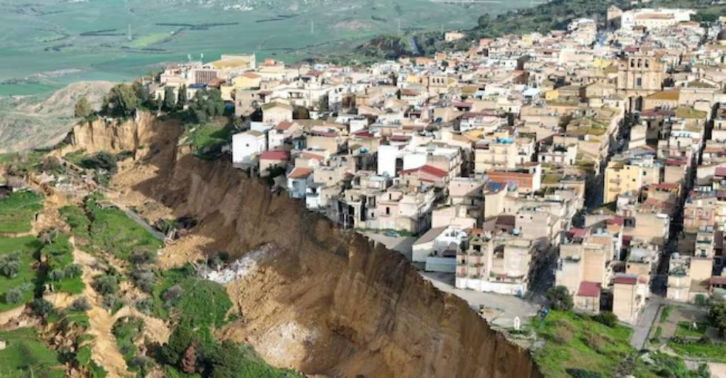 Niscemi, frana sulla collina di Gela