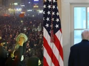 Proteste in Iran, bagno di sangue nelle piazze. Trump: “I leader hanno chiamato, vogliono negoziare” Proteste Iran, manifestanti nelle strade di Teheran durante la repressione del regime