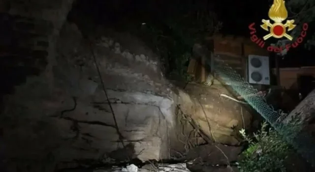 Crollo del muro a Formello in via Nazario Sauro durante il maltempo