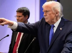 Dazi Trump, entrano in vigore al 10%: nuova stretta USA scuote mercati e Congresso Donald Trump annuncia nuovi dazi USA al 10%