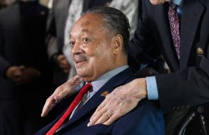 È morto Jesse Jackson, storico leader dei diritti civili: aveva 84 anni E' morto Jesse Jackson, storico difensore dei diritti degli afroamericani in Usa