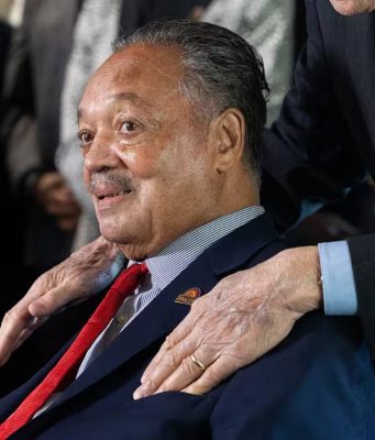 È morto Jesse Jackson, storico leader dei diritti civili: aveva 84 anni E' morto Jesse Jackson, storico difensore dei diritti degli afroamericani in Usa