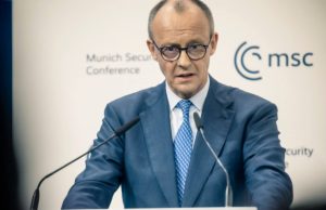 Merz e Macron: “L’Europa è tornata nella storia”. Difesa, Ucraina e divario con gli Usa al centro del vertice Il cancelliere tedesco Friedrich Merz a Monaco