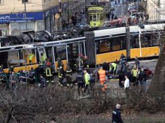 Milano, tram della linea 9 deraglia e si schianta contro un edificio: due morti e 49 feriti Milano, deraglia un tram: due morti e 49 feriti
