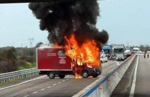 Assalto a portavalori sulla Brindisi-Lecce: conflitto a fuoco, fermati due banditi Assalto ad un portavalori sulla Statale Brindisi-Lecce