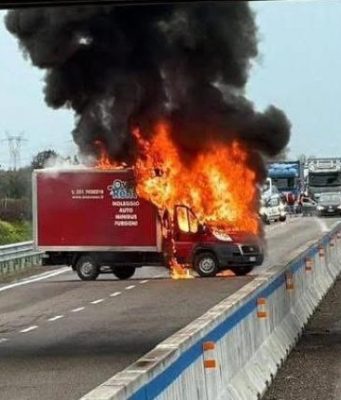 Assalto a portavalori sulla Brindisi-Lecce: conflitto a fuoco, fermati due banditi Assalto ad un portavalori sulla Statale Brindisi-Lecce