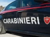 Ostellato, donna trovata morta in casa con un coltello nel petto: indagini sulla morte della 55enne Carabinieri davanti abitazione Ostellato