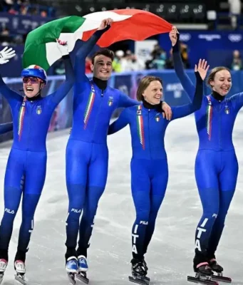 Oro short track, Italia in festa: trionfo nella staffetta e bronzo nel curling oro short track Italia, azzurri in festa sul podio a Milano-Cortina 2026