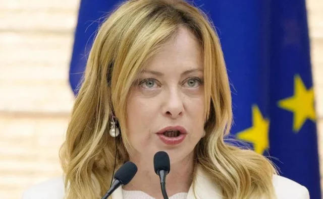 Pacchetto Sicurezza, via libera dal Consiglio dei ministri Pacchetto Sicurezza, Meloni in Cdm sulla stretta sicurezza