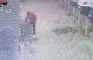 Caivano, tenta di rapire un bambino al supermercato: arrestato 45enne Tentato rapimento a Caivano davanti a un supermercato