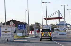 Attacco all’Iran, drone colpisce base britannica a Cipro: tensione tra Londra e Teheran Base RAF Akrotiri Cipro 2026