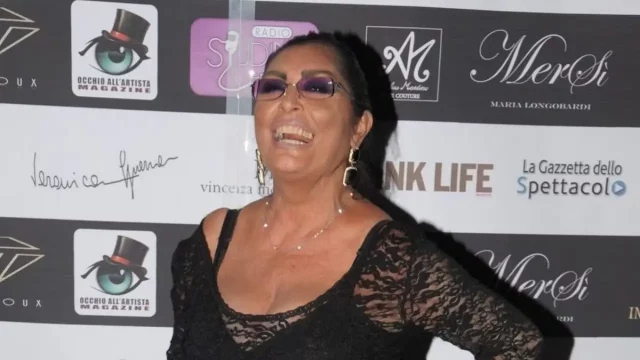 Cinzia Oscar cantante napoletana