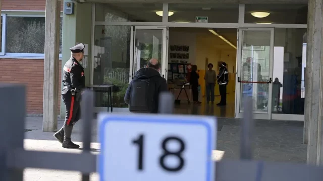 Corridoio scuola scuola corridoio interno istituto