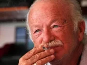 È morto Gino Paoli, addio a una leggenda della musica italiana: aveva 91 anni Gino Paoli cantautore italiano ritratto