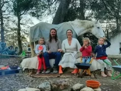 Famiglia nel bosco, ispettori del Ministero della Giustizia a L’Aquila: Meloni critica i giudici Casa nel bosco dove viveva la famiglia con tre bambini