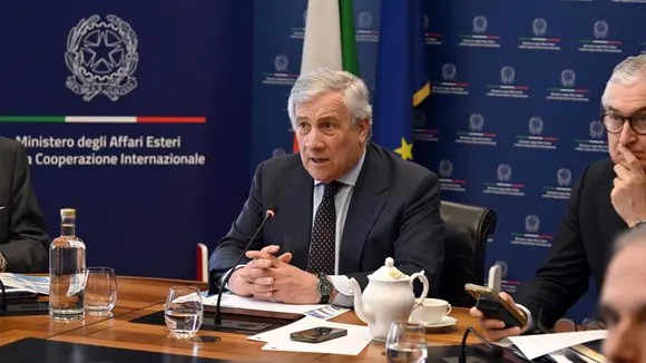 Italiani in partenza da Abu Dhabi Italiani in partenza da Abu Dhabi