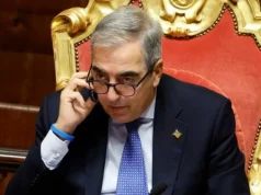 Gasparri verso le dimissioni, rivolta in Forza Italia: 14 senatori chiedono il passo indietro Maurizio Gasparri Senato intervento