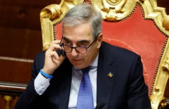 Gasparri verso le dimissioni, rivolta in Forza Italia: 14 senatori chiedono il passo indietro Maurizio Gasparri Senato intervento