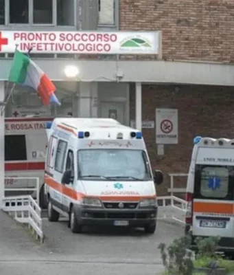 Epatite A a Napoli, casi in forte aumento: scatta il divieto sui frutti di mare crudi Epatite A in CampaniaEpatite A in Campania Pronto Soccorso Napoli