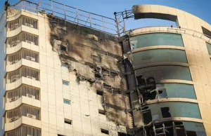 Guerra Iran: raid su Beirut, colpiti hotel in Bahrein. Tensione globale e Hormuz bloccato bombardamenti Beirut guerra Iran Israele