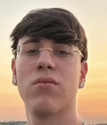 Tragedia a Maddaloni, precipita dal balcone e muore cinque giorni dopo: Francesco Pingue aveva solo 20 anni Tragedia in via Carrarone a Maddaloni morto Francesco Pingue