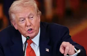 Guerra Iran, Trump attacca Teheran: “Onore uccidere i terroristi iraniani” Donald Trump dichiarazioni guerra Iran