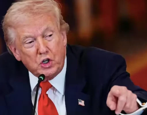 Guerra Iran, Trump attacca Teheran: “Onore uccidere i terroristi iraniani” Donald Trump dichiarazioni guerra Iran