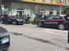 Rapina al Vomero, banditi barricati in banca con ostaggi: paura a Napoli carabinieri rapina Vomero banca Napoli