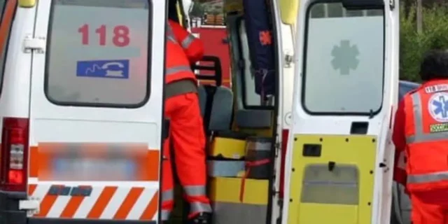 Intervento 118 Casapulla soccorsi 118 intervento strada