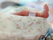 Roma, neonato tra droga e rifiuti in casa: arrestato il padre neonato in culla assistenza sanitaria