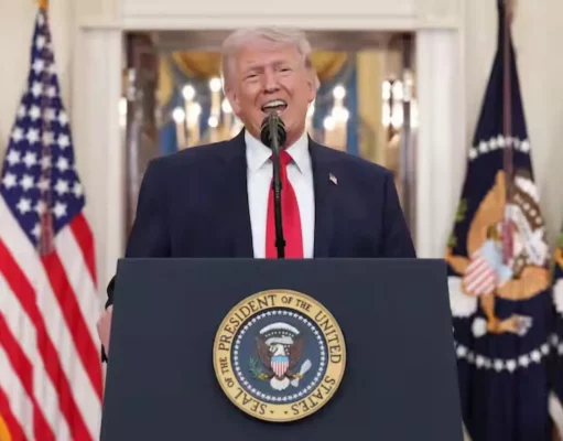 Trump: “Colpiremo l’Iran per 2-3 settimane”, nuova escalation Donald Trump discorso Casa Bianca Iran