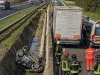 Malore in autostrada, muore alla guida davanti alla moglie: tragedia sull’A1 auto ribaltata autostrada A1 incidente