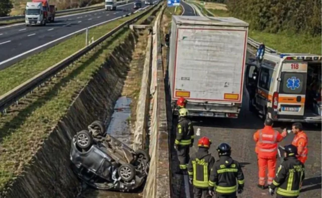 auto ribaltata autostrada A1 incidente