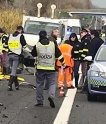 Camionista investito e ucciso sull’A1 durante lo sciopero dei tir: morto Luigi Nappo camion A1 Caserta incidente camionista