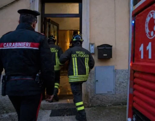 Incendio a Portici, donna morta tra le fiamme in casa: aveva 88 anni vigili fuoco incendio Portici