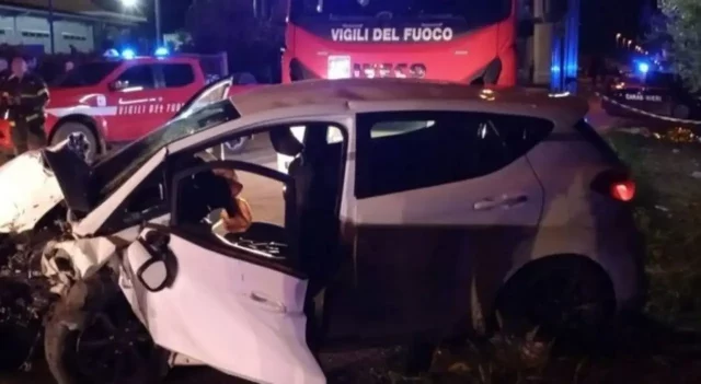 incidente Barletta auto distrutte. vigili fuoco sul posto