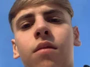 Andrea Procaccino muore a 16 anni dopo la fuga dal posto di blocco: auto contro il guardrail, feriti altri quattro minorenni Andrea Procaccino 16 anni morto incidente Orta Nova