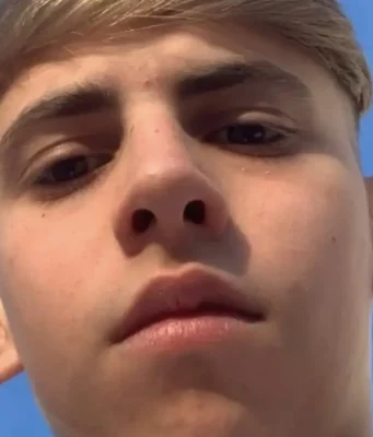 Andrea Procaccino muore a 16 anni dopo la fuga dal posto di blocco: auto contro il guardrail, feriti altri quattro minorenni Andrea Procaccino 16 anni morto incidente Orta Nova